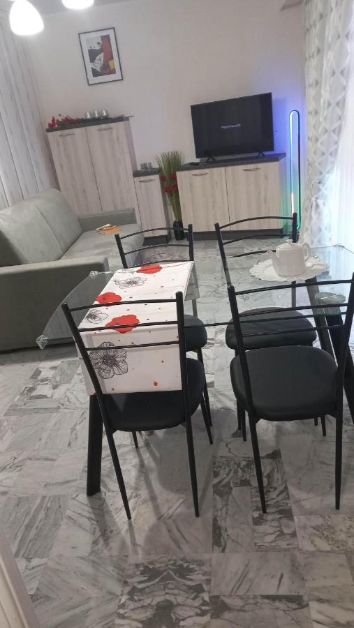 Chez Bianca Les Coquelicots Les Lucioles Apartment Ментона Екстериор снимка